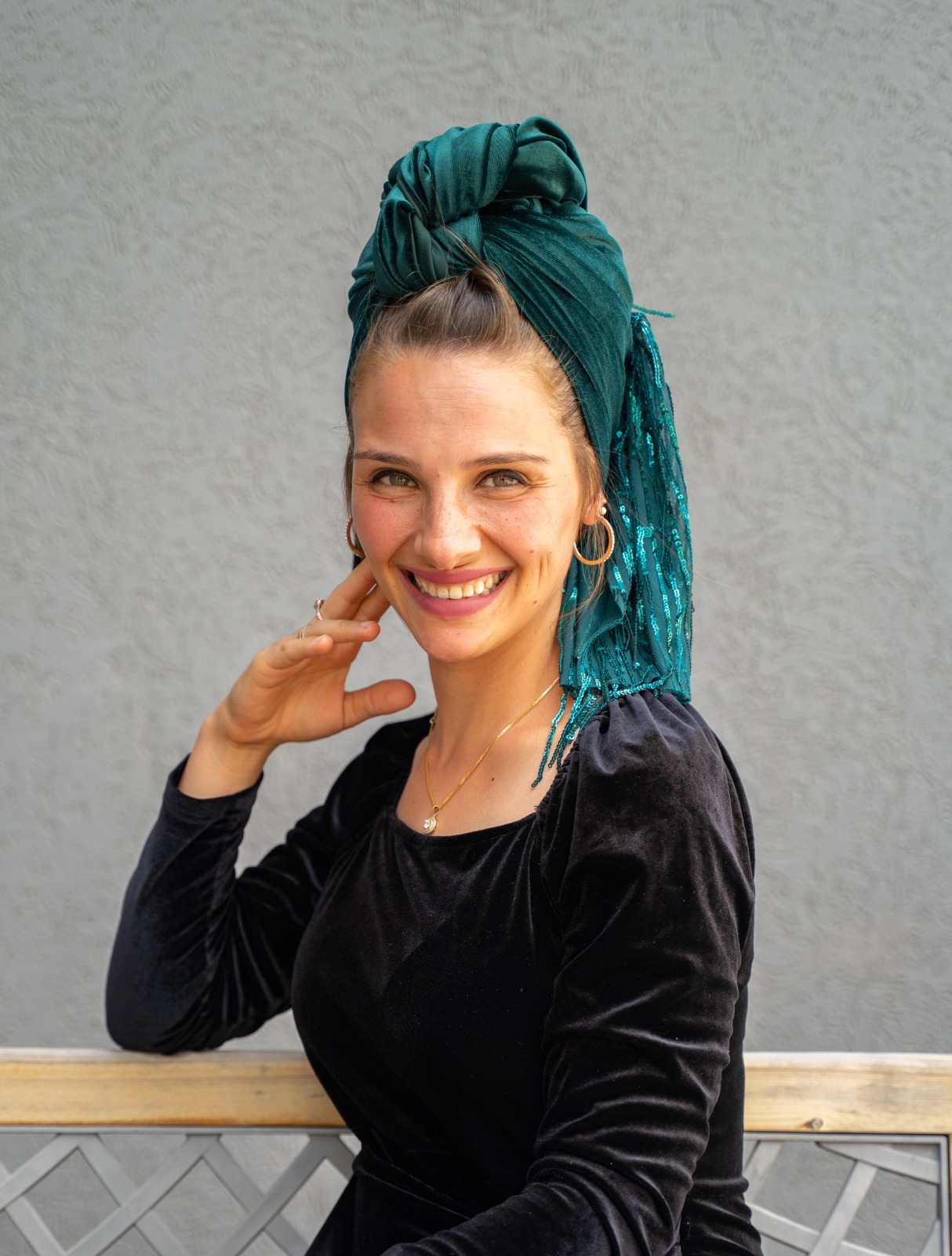 מטפחת צעיף קטיפה ירוק פייטים מטפחת צעיף קטיפה ירוק פייטים