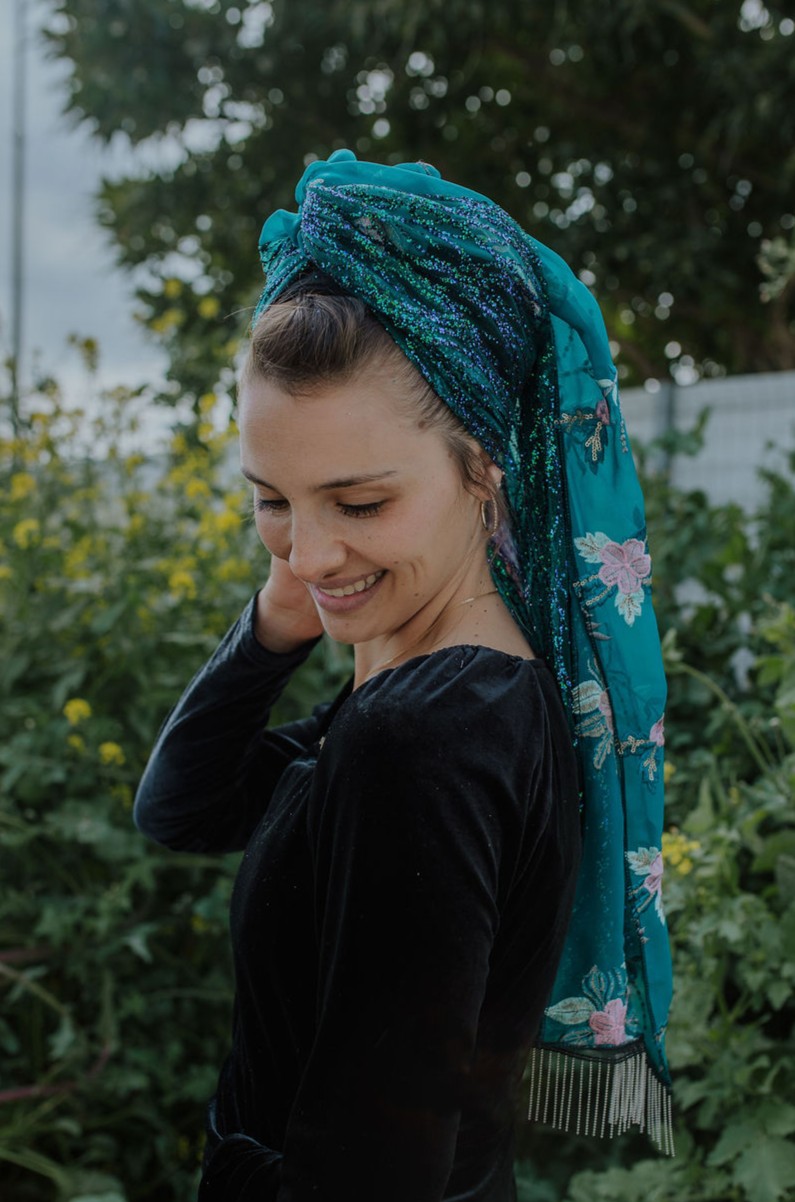 מטפחת צעיף טורקיז פרחוני גליטר מטפחת צעיף טורקיז פרחוני גליטר