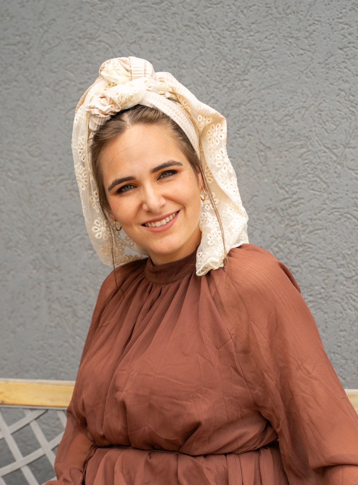 מטפחת צעיף שמנת פליסה תחרה רשת פרחים מטפחת צעיף שמנת פליסה תחרה רשת פרחים